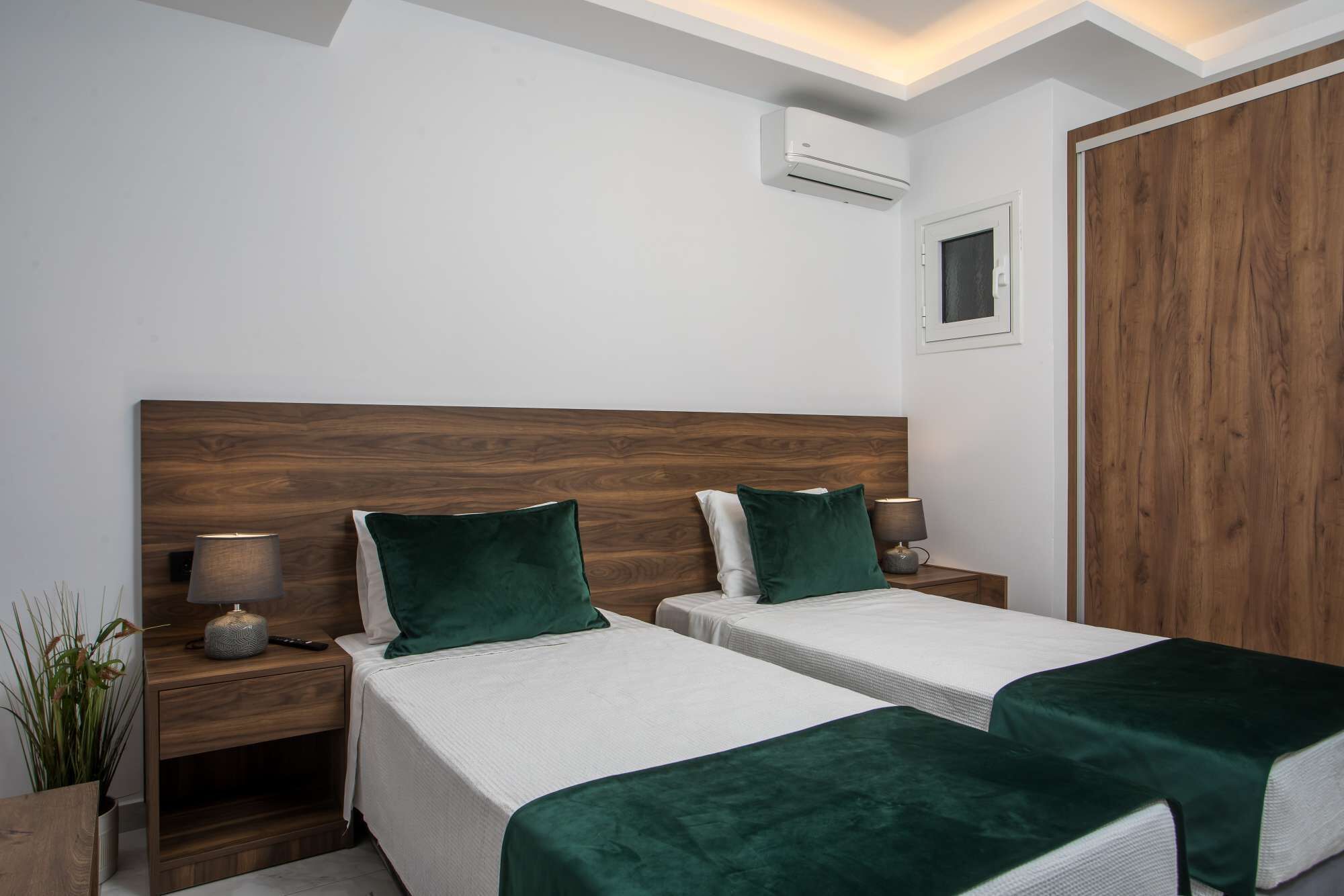 3 bedrooms, desk, iron/ironing board, WiFi