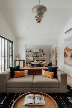 Smart TV, fireplace, offices, computer monitors