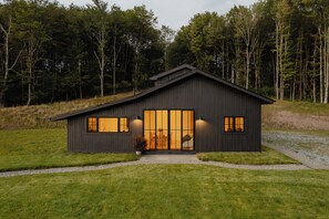 Exterior - Onyx Ridge · Breathtaking Views · 14 Acres (Jeffersonville)