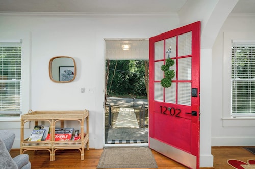 Crimson Tide Cottage- 2 King Beds- 2.5 miles to UA