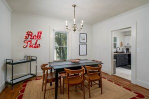 Dining - Crimson Tide Cottage- 2 King Beds- 2,5 miles to UA (Northport)