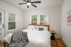 2 bedrooms, iron/ironing board, WiFi, bed sheets