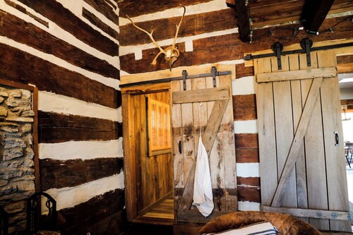 Grace Woods Historic Rustic Cabin | Pond access |  220-year-old log cabin