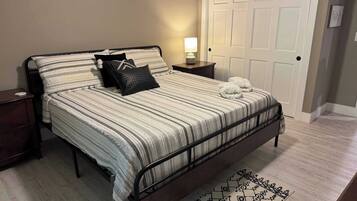 7 habitaciones, escritorio, wifi y ropa de cama