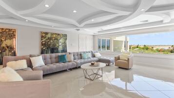 Aruba Beach Retreat | Living area