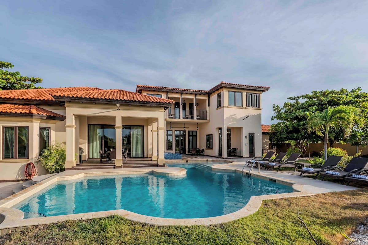 Catalina 27 | Private pool