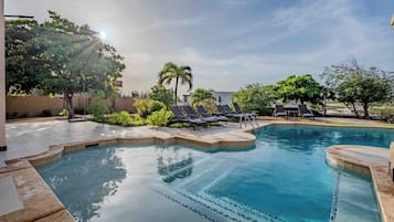 Private pool