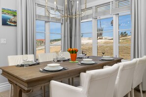 In-room dining - Tierra del Sol Resort by Bocobay (Noord)