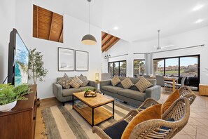 Exclusive Villa, 3 Bedrooms, Golf View | Living area | Flat-screen TV - Tierra del Sol Resort by Bocobay (Noord)