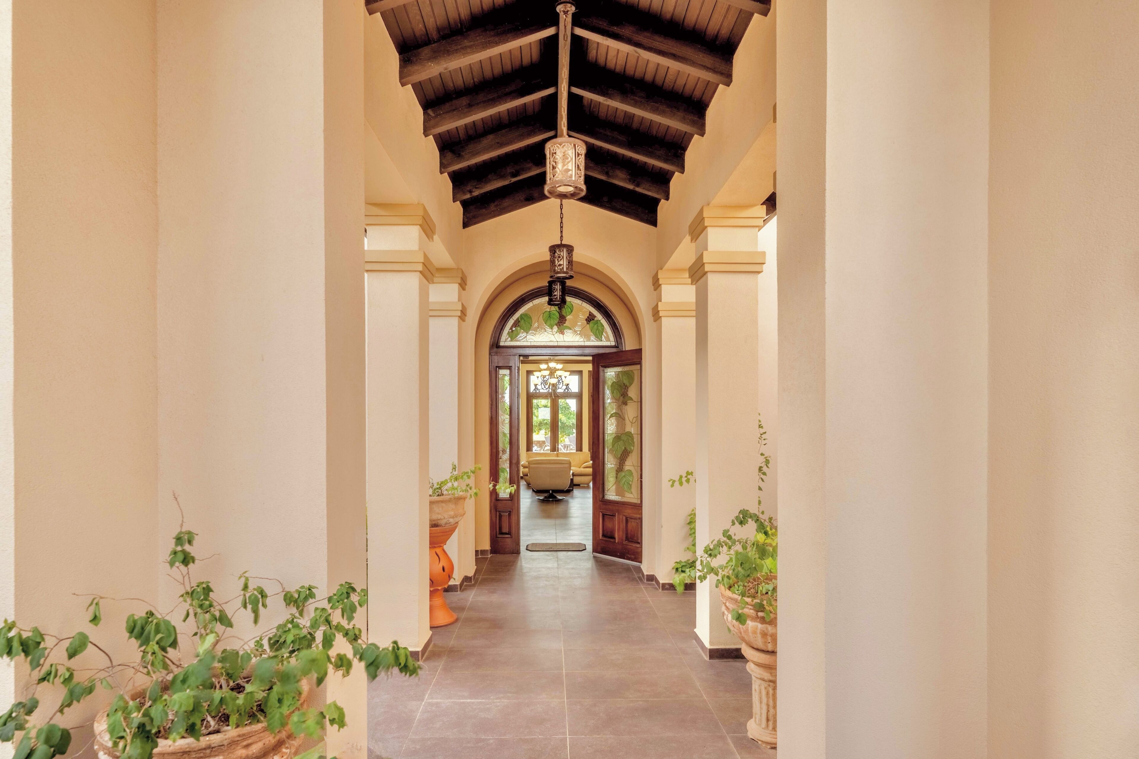 Coffres-forts dans les chambres, fer et planche à repasser