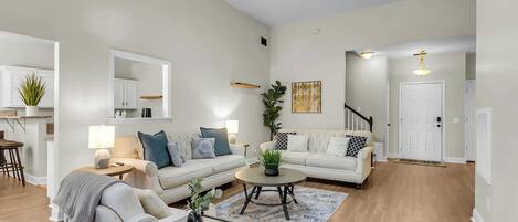 TV, peis og kontorer