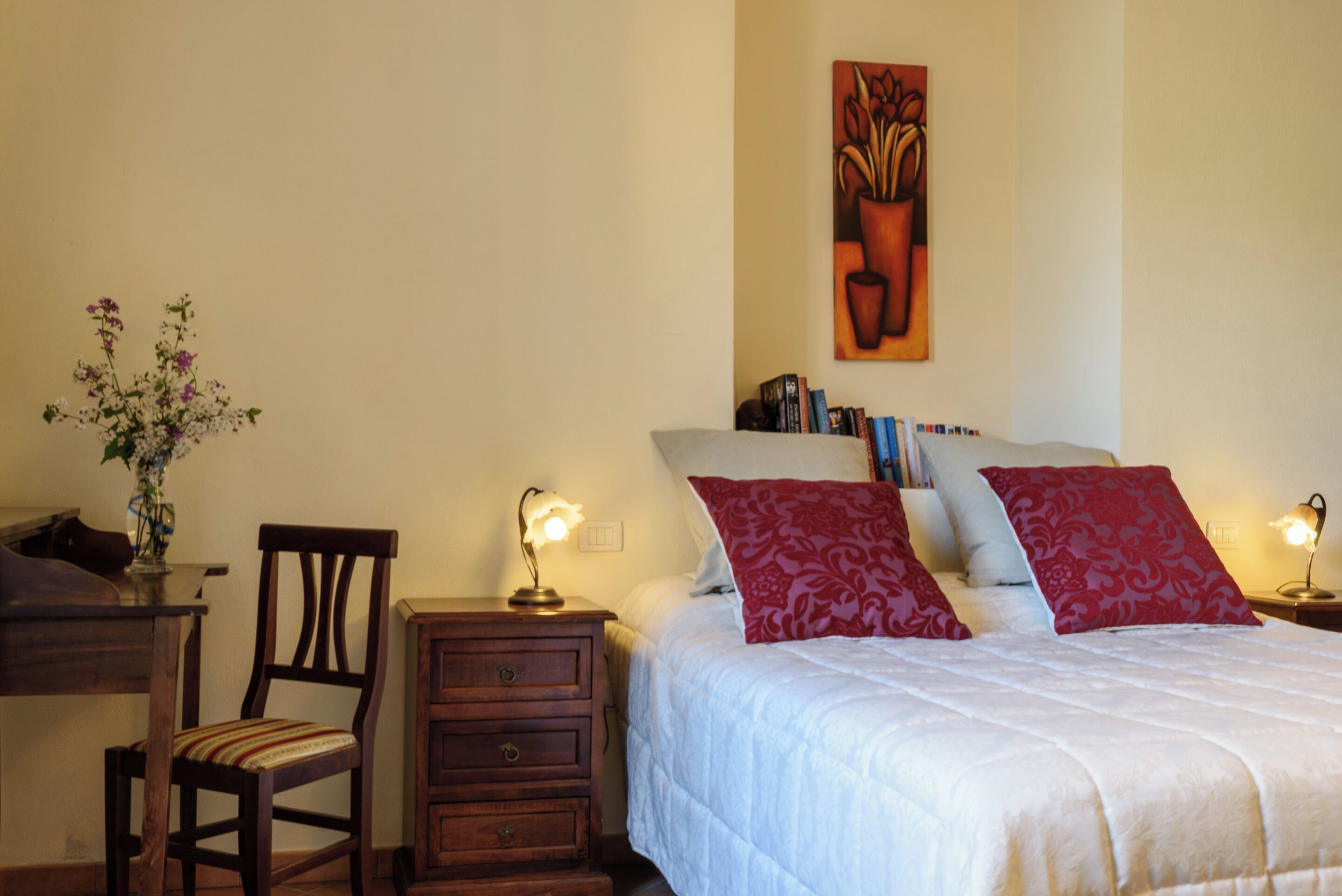 2 bedrooms, desk, iron/ironing board, travel cot