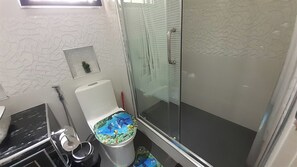 مناشف، صابون، ورق حمّام