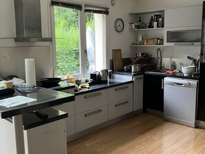 Kühlschrank, Mikrowelle, Geschirrspüler