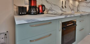 Lave-vaisselle, cafetière/bouilloire