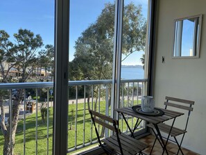 Dining - Beautiful T1 with lagoon view in Balaruc-les-Bains (Balaruc-les-Bains)