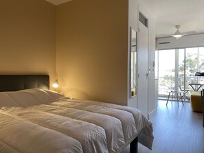 Room - Beautiful T1 with lagoon view in Balaruc-les-Bains (Balaruc-les-Bains)