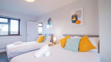 2 bedrooms, iron/ironing board, WiFi, bed sheets