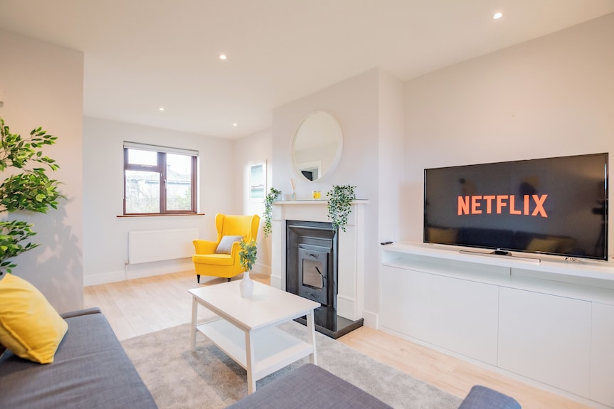 City Centre House With Parking - Galway