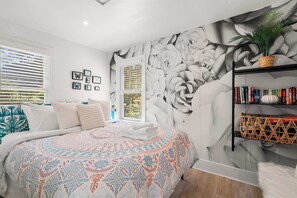 1 slaapkamer, een strijkplank/strijkijzer, wifi, beddengoed