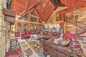 テレビ、暖炉、書斎 / ワークスペース