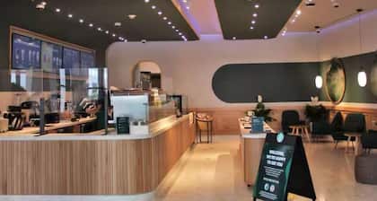 Modern 2Bedroom condo across AC Hotel, Kingston