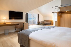 Estudi en suite | Roba de llit hipoal·lergògena, minibar i caixa forta a l'habitació 