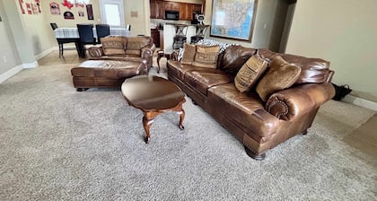 Raiderland Rest Stop - 3BR/2BA - Close to Campus