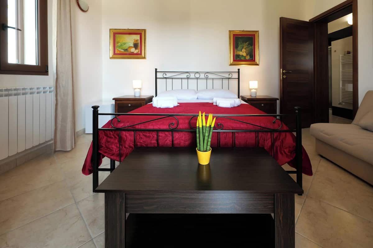 3 bedrooms, free WiFi, bed sheets