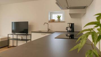 Cookware/dishes/utensils