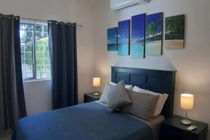 2 chambres, fer et planche à repasser, Wi-Fi, draps fournis