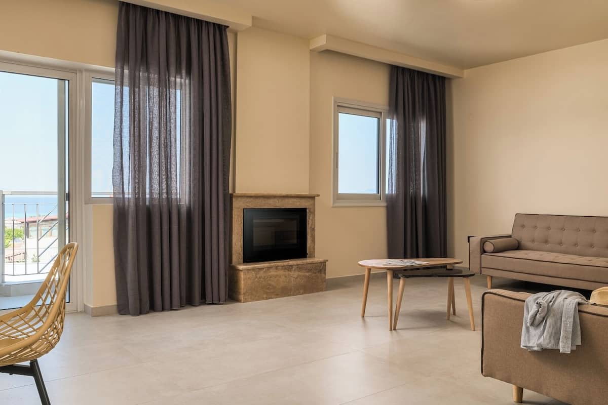 Appartement Familial, 1 chambre | Coin séjour | Télévision à écran plat de 32 pouces avec chaßnes numériques
