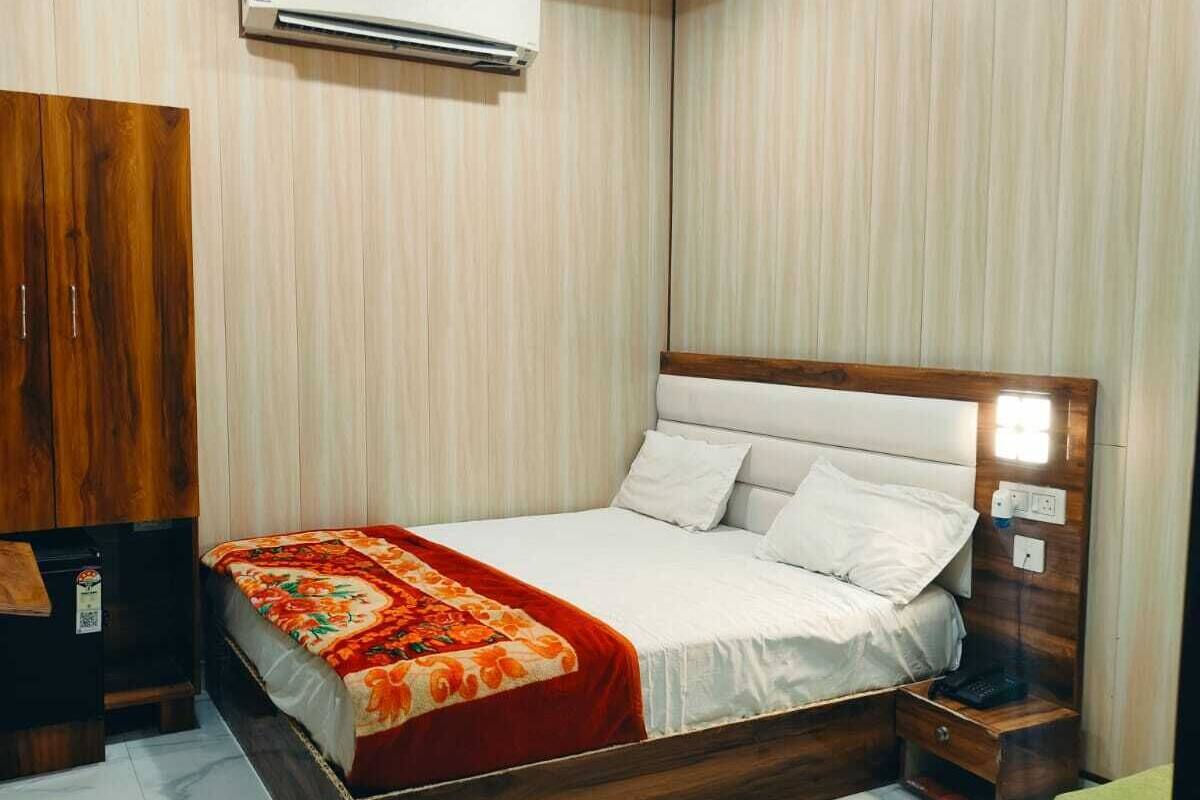 Deluxe Double Room | Desk, WiFi (free)