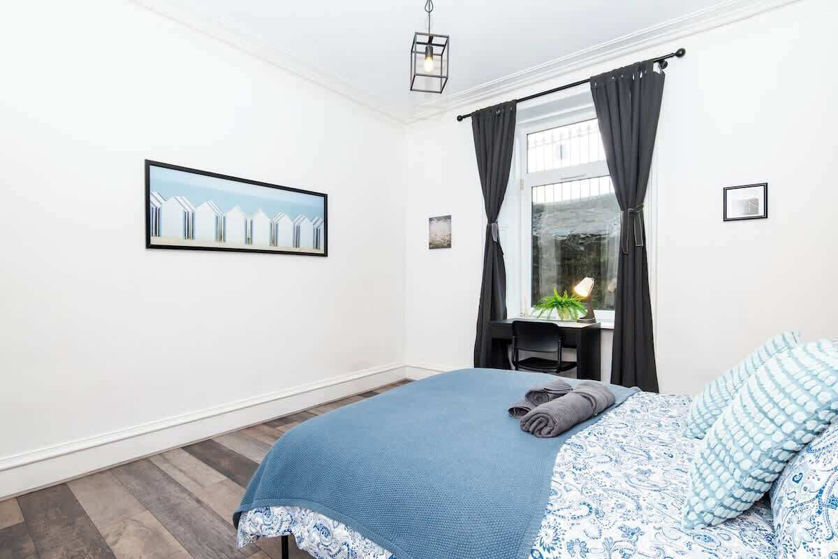 1 室のベッドルーム、アイロン / アイロン台、WiFi、ベッドシーツ