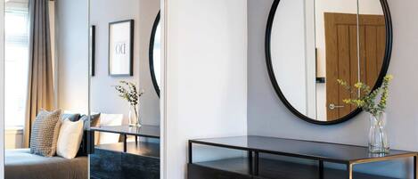 3 chambres, fer et planche à repasser, Wi-Fi, draps fournis