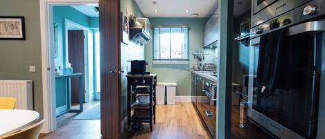 House | Private kitchen | Fridge, microwave, oven, stovetop