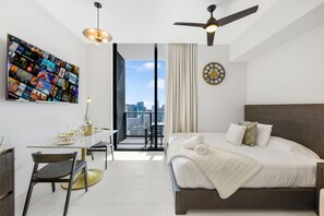 Iron/ironing board, WiFi, bed sheets