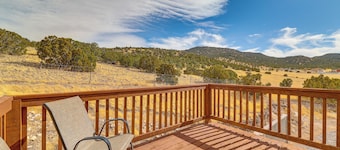 3 Mi to Trails: Secluded Eagar Cabin w/ Mtn Views!