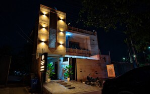 Front of property - The Manthan Stays (Vrindavan)