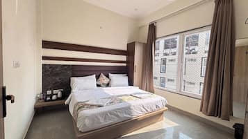 Deluxe Double or Twin Room, Balcony, City View
