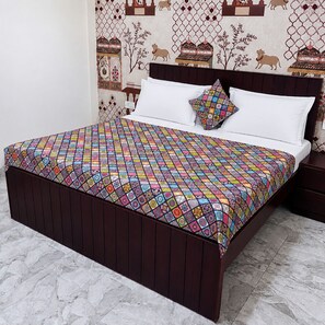 Deluxe Double or Twin Room, Balcony, City View - The Manthan Stays (Vrindavan)
