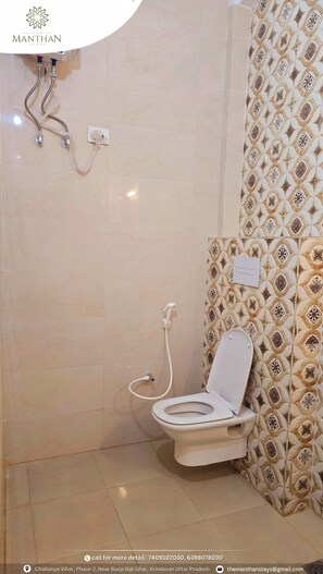 Superior Double or Twin Room, Balcony, City View | Bathroom