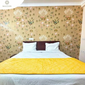 Deluxe Double or Twin Room, Balcony, City View - The Manthan Stays (Vrindavan)