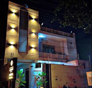 Front of property - The Manthan Stays (Vrindavan)