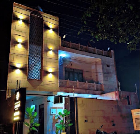 Front of property - The Manthan Stays (Vrindavan)