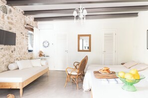 2 bedrooms, iron/ironing board, WiFi, bed sheets - FEANA Home by 8essentially (Psathogiannos)