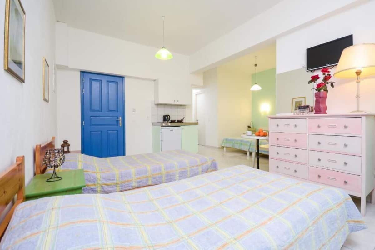 Family Quadruple Room, City View 1 | Soundproofing, free WiFi