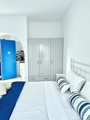 Standard-Doppelzimmer, Stadtblick | Schallisolierte Zimmer, kostenloses WLAN