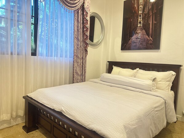 2 bedrooms, iron/ironing board, WiFi, bed sheets