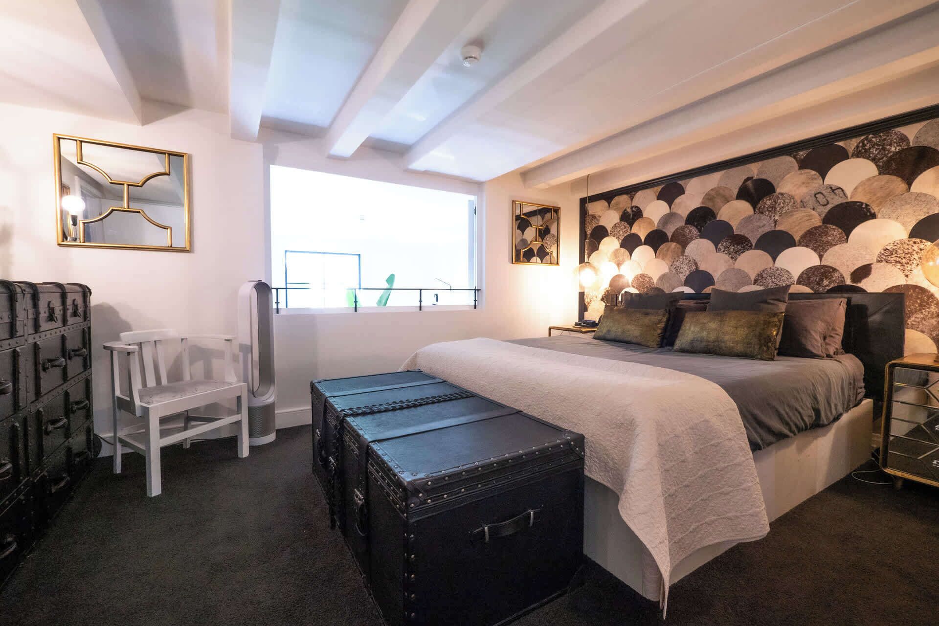 2 quartos, ferros/tábuas de passar roupa, Wi-Fi, roupa de cama